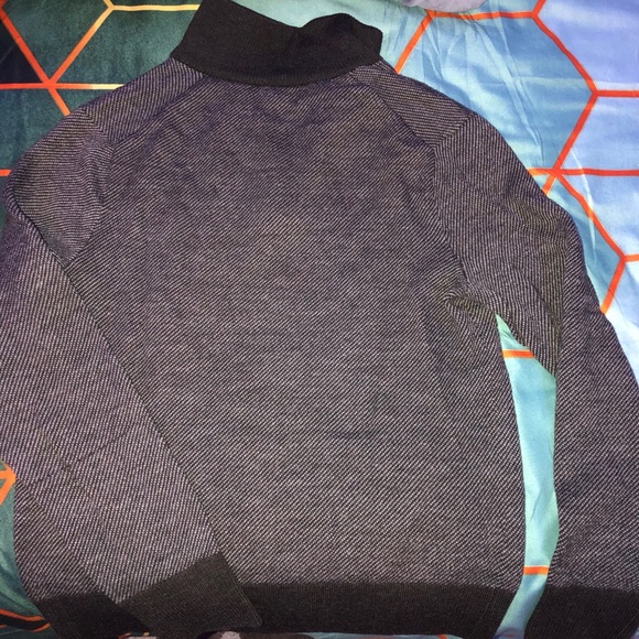 Sweater - Picture 4 of 4